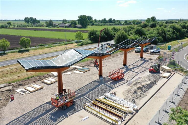 Aanbouw, solar carport snelladen